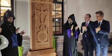 (Πηγή: facebook.com/
ArmenianChurchChoirKomotini/)