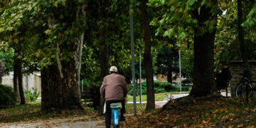 Ποδήλατο σε φθινοπωρινό σκηνικό (φωτ.: EUROKINISSI / Γιώργος Κονταρίνης)
