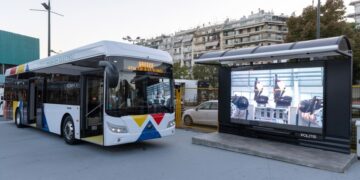 Ένα από τα ηλεκτρικά λεωφορεία που θα κυκλοφορεί στους δρόμους της Θεσαλονίκης (φωτ.: Υπουργείο Μεταφορών και Υποδομών)