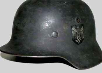 Το κράνος του τελευταίου Ναζί που εγκατέλειψε την Αθήνα (φωτ.: Ιστορική και Εθνολογική Εταιρεία της Ελλάδος)