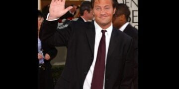 Ο Μάθιου Πέρι σε εκδήλωση απονομής των Χρυσών Σφαιρών στο Μπέβερλι Χιλς το 2002 (φωτ.: EPA/AFPI/Lucy Nicholson)