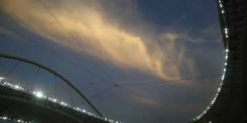 Ο ουρανός της Αθήνας μέσα από το ΟΑΚΑ (φωτ.: EUROKINISSI/Μάρκος Χουζούρης)