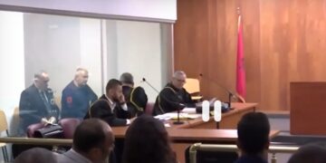 Στιγμιότυπο από τη δίκη του Φρέντι Μπελέρη στα Τίρανα (φωτ.: glomex)
