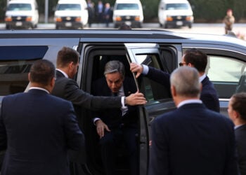 Ο υπουργός Εξωτερικών των ΗΠΑ Άντονι Μπλίνκεν (φωτ.: EPA / Alaa Badarneh / POOL)