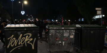 Από την αντιφασιστική συγκέντρωση στα Πευκάκια (φωτ.: EUROKINISSI / Τατιάνα Μπόλαρη)