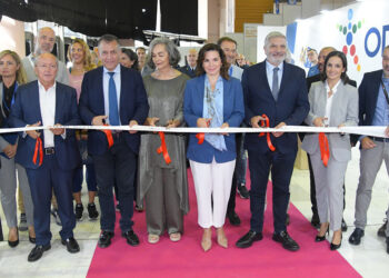 Η κοπή της κορδέλας των εγκαινίων της ΟΠΑΠ Marathon EXPO (φωτ.: ΟΠΑΠ)