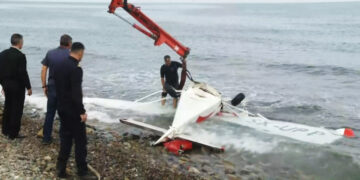 Τα συντρίμμια του μονοκινητήριου αεροσκάφους (φωτ.: ΕΡΤ)