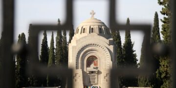 Το Ελληνικό Μνημείο στα Συμμαχικά Κοιμητήρια «Ζέιτενλικ» (φωτ.: ΜΟΤΙΟΝΤΕΑΜ/Κώστας Παπαδόπουλος)