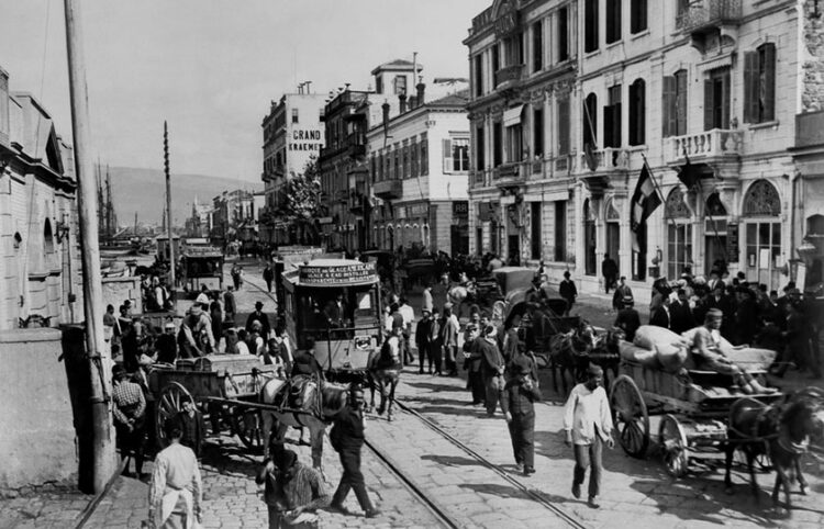 Η κοσμοπολίτικη Σμύρνη πριν από την Καταστροφή (φωτ.: Library of Congress)