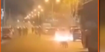 Καρέ από το βίντεο ντοκουμέντο με την έφοδο των χούλιγκαν στο πάρκινγκ του «Μελίνα Μερκούρη» (πηγή: Glomex)