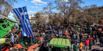Στιγμιότυπο από τη συγκέντρωση των αγροτών στην κεντρική πλατεία της Λάρισας (φωτ.: EUROKINISSI)