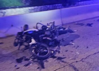 Η μηχανή της ομάδας ΔΙΑΣ μετά τη θανατηφόρα καταδίωξη που στοίχισε τη ζωή στον 29χρονο αστυνομικό (φωτ.: glomex)