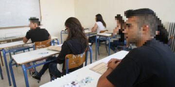 Μαθητές Λυκείου κατά τη διάρκεια των εξετάσεων (φωτ. αρχείου: Ilialive.gr / Γιάννης Σπυρούνης)