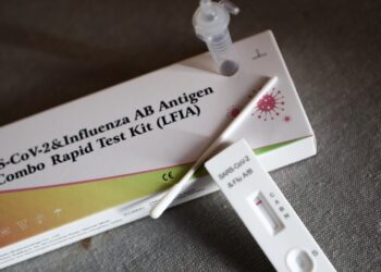 Self test για τον κορονοϊό (φωτ.: EUROKINISSI/Γιάννης Παναγόπουλος)