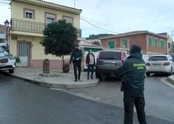 Η αστυνομία στη σκηνή του εγκλήματος (στιγμιότυπο από την ισπανική τηλεόραση – πηγή: 20minutos.es)