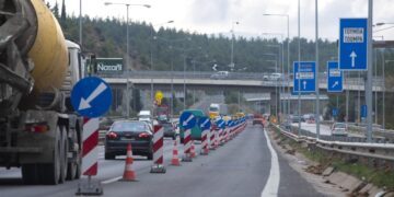 Τα έργα του flyover στην περιφερειακή οδό της Θεσσαλονίκης δημιουργούν κυκλοφοριακό έμφραγμα στους δρόμους της πόλης κατά τις ώρες αιχμής (φωτ.: ΜΟΤΙΟΝΤΕΑΜ/Βασίλης Βερβερίδης)