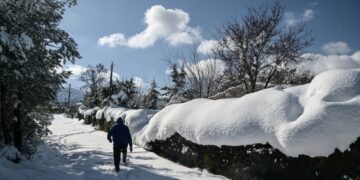 Χιόνια από την περσινή κακοκαιρία στο δήμο Διόνυσου (φωτ. αρχείου: EUROKINISSI/Μιχάλης Καραγιάννης)