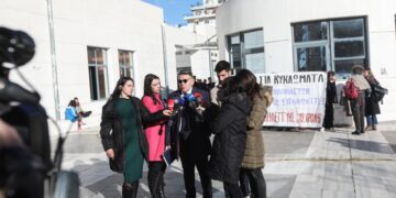 Ο Αλέξης Κούγιας έξω από το Μικτό Ορκωτό Δικαστήριο Αθηνών (φωτ. αρχείου: Γιάννης Παναγόπουλος/EUROKINISSI)