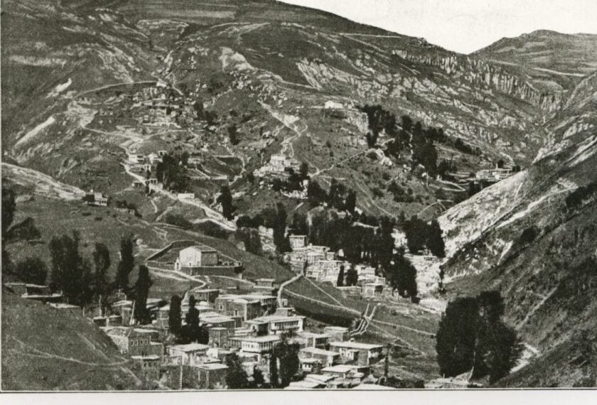 Η Αργυρούπολη του Πόντου, όπου βρισκόταν το Μαυραγγέλ', στις αρχές του 20ού αιώνα (πηγή: Grothe, Hugo: Auf türkischer Erde: Reisebilder Und Studien, 1903. Archive: Center for Information and Documentation on Armenia – IDZA, Berlin)