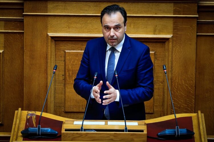 Ο Δημήτρης Παπαστεργίου ση συζήτηση στην Ολομέλεια της Βουλής, των άρθρων και του συνόλου του σχεδίου νόμου «Εθνική Αρχή Κυβερνοασφάλειας και λοιπές διατάξεις» (φωτ.: Γιώργος Κονταρίνης/EUROKINISSI)