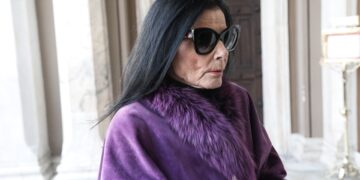 Η Ζωζώ Σαπουντζάκη στην κηδεία του Κώστα Βουτσά, Παρασκευή 28 Φεβρουαρίου 2020 (φωτ.: Eurokinissi / Γιάννης Παναγόπουλος)