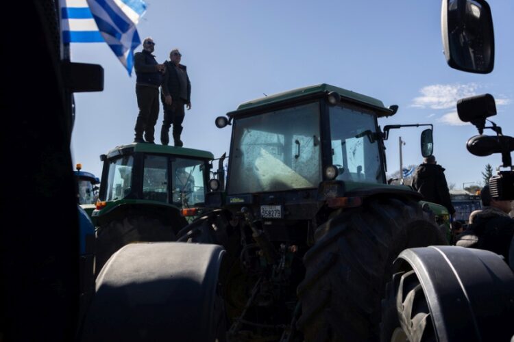 Εικόνα από το αγροτικό συλλαλητήριο, στο πλαίσιο κινητοποιήσεων, με αφορμή την έκθεση Agrotica στη Θεσσαλονίκη (φωτ.: ΑΠΕ-ΜΠΕ/Αχιλλέας Χηράς)