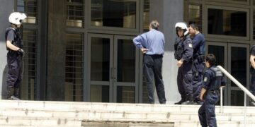 Αστυνομικοί στα δικαστήρια της Θεσσαλονίκης (φωτ.: ΜΟΤΙΟΝΤΕΑΜ/Κώστας Παπαδόπουλος)