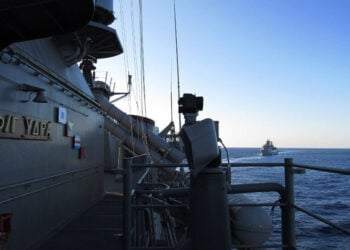 Η φρεγάτα «Ύδρα» σε άσκηση (φωτ.: Γραφείο Τύπου Υπουργείου Εθνικής Άμυνας)