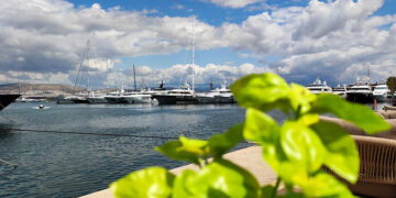 Στιγμιότυπο στη Μαρίνα Φλοίσβου (φωτ.: EUROKINISSI / Γιάννης Παναγόπουλος)