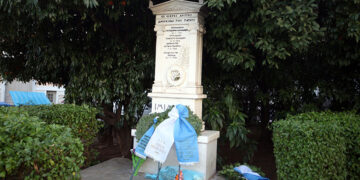 Το Μνημείο Πεσόντων στα Ίμια, έργο της γλύπτριας Ναταλίας Μελά, στην Πλατεία Παύλου Μελά στη Ρηγίλλης (φωτ.: EUROKINISSI / Αλέξανδρος Ζωντανός)