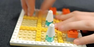 Το παιχνίδι TriGO είναι προσβάσιμο σε άτομα με προβλήματα όρασης (φωτ.: ΑΠΕ-ΜΠΕ/STR/Ιωάννα Φωτιάδου)