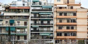 Πολυκατοικίες στην Αθήνα (φωτ.: EUROKINISSI/Γιάννης Παναγόπουλος)