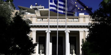 Η είσοδος του Μεγάρου Μαξίμου (φωτ.: EUROKINISSI / Γιάννης Παναγόπουλος)