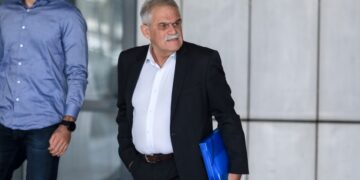 Ο Νίκος Τόσκας ενώ προσέρχεται στο δικαστήριο για τη φονική πυρκαγιά στο Μάτι (φωτ. αρχείου: EUROKINISSI/Γιάννης Παναγόπουλος)