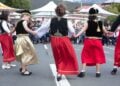 Μικροί ομογενείς επιδεικνύουν τις ικανότητές τους στους παραδοσιακούς χορούς (φωτ.: facebook/ESTIA Greek Festival Hobart/ΑΡΧΕΙΟ)