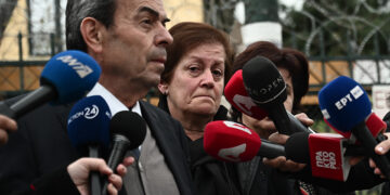 Στο Πρωτοδικείο της Αθήνας η πρώτη αγωγή συγγενών θύματος της σιδηροδρομικής τραγωδίας των Τεμπών (φωτ.: EUROKINISSI / Σωτήρης Τζούμας)