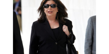 Η Αντωνία Ηλία όταν κατέθετε στον Άρειο Πάγο σχετικά με το παραδικαστικό κύκλωμα, το 2005 (φωτ. αρχείου: ΑΠΕ-ΜΠΕ / Παντελής Σαΐτας)