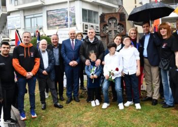 Παρά την κακοκαιρία, πλήθος κόσμου πήρε μέρος στην ποδηλατοδρομία (φωτ.: Υπουργείο Εσωτερικών)