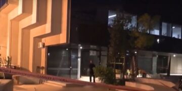 Αστυνομική κορδέλα στο σημείο της δολοφονίας, στο Μαρούσι (φωτ.: glomex)