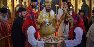 Στο ναό Αγίας Βαρβάρας Κομοτηνής ο μητροπολίτης Μαρωνείας Παντελεήμων τέλεσε επιμνημόσυνη δέηση για την Ημέρα Μνήμης της Γενοκτονίας του θρακικού ελληνισμού (φωτ.: Flickr / Μητρόπολη Μαρωνείας και Κομοτηνής)