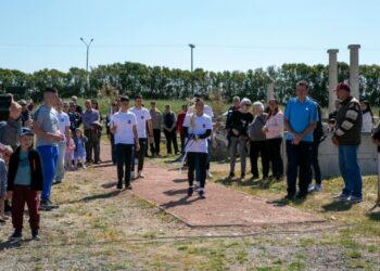 Η Πολυνίκη Εμμανουηλίδου στην εκκίνηση της Αλεξάνδρειας Ειρηνοδρομίας (φωτ.: facebook/Δήμος Πέλλας)