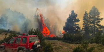 Για 3η ημέρα καίει η φωτιά στα Πιέρια Όρη (φωτ.: olympiobima.gr)