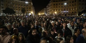 Συνάντηση Επιταφίων του Ιστορικού Κέντρου της Θεσσαλονίκης στη πλατεία Αριστοτέλους. Μεγάλη Παρασκευή 3 Μαϊου 2024 (Φωτ.: Eurokinissi/Ραφαήλ Γεωργιάδης)