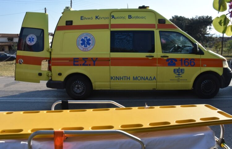 Ασθενοφόρο του ΕΚΑΒ (φωτ. αρχείου: EUROKINISSI /Βασίλης Παπαδόπουλος)