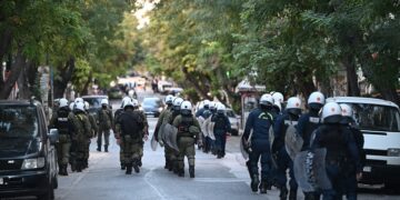 Αστυνομικές δυνάμεις στο πλαίσιο έκτακτων μέτρων (φωτ.: EUROKINISSI / Τατιάνα Μπόλαρη)