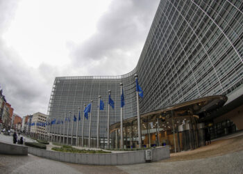 Η έδρα της Ευρωπαϊκής Επιτροπής στις Βρυξέλλες (φωτ. αρχείου: EPA/OLIVIER HOSLET)