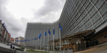 Η έδρα της Ευρωπαϊκής Επιτροπής στις Βρυξέλλες (φωτ. αρχείου: EPA/OLIVIER HOSLET)