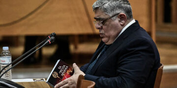 Ο Νίκος Μιχαλολιάκος σε στιγμιότυπο από την απολογία του στη δίκη της Χρυσής Αυγής, τον Νοέμβριο του 2019 (φωτ.: EUROKINISSI / Τατιάνα Μπόλαρη)