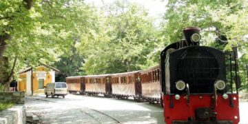 Ο «Μουτζούρης» στο σταθμό των Μηλεών (φωτ.: Δήμος Νοτίου Πηλίου)