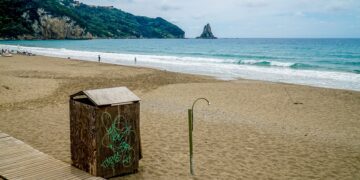 Παραλία Άγιος Γόρδιος στην Κέρκυρα (φωτ.: EUROKINISSI / Γιώργος Κονταρίνης)